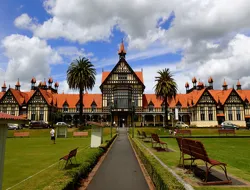 Rotorua Highlights Small Group Tour from Auckland